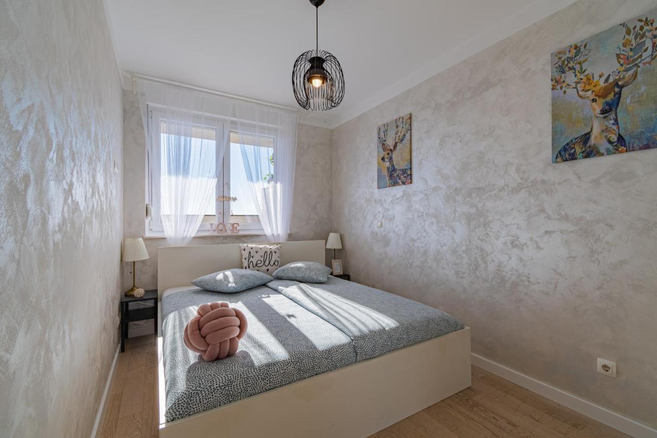 Flexible Selfcheckins 30 - Zagreb - Garage - Electric Vehicle Ccharger - Big Loggia - New - Apartments Repinc 30 Екстер'єр фото