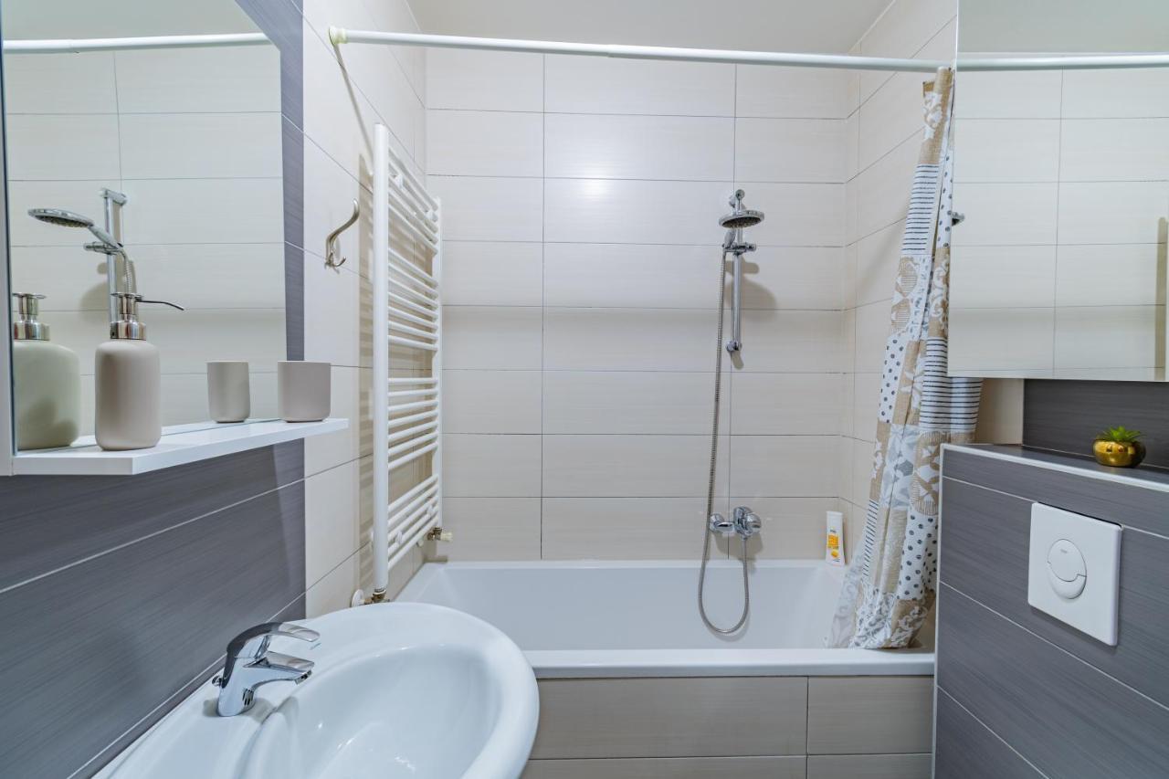 Flexible Selfcheckins 30 - Zagreb - Garage - Electric Vehicle Ccharger - Big Loggia - New - Apartments Repinc 30 Екстер'єр фото